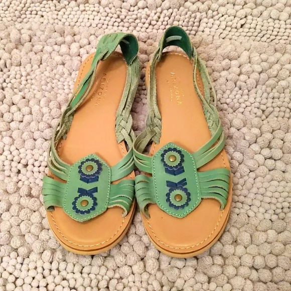 Adorable Huaraches Strappy Sandals - Picture 4 of 7